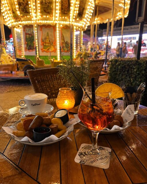 Kom nog even genieten van de kermis! ✨🎠
Geniet de komende dagen nog van de gezellige kermissfeer én natuurlijk van een hapje en drankje op ons terras. 🍹☕️
Zien we jullie bij Centraal? 🤎